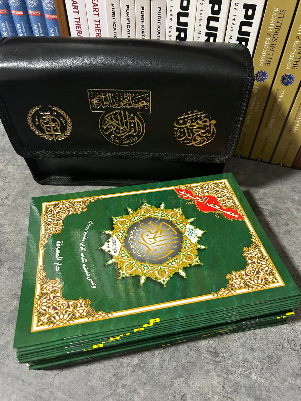 Color Coded (Tajweed) Quran in 30 Parts(Separate Juz) Regular Full Size with Leather Holding Case (Uthmani Arabic script Arabic Only)